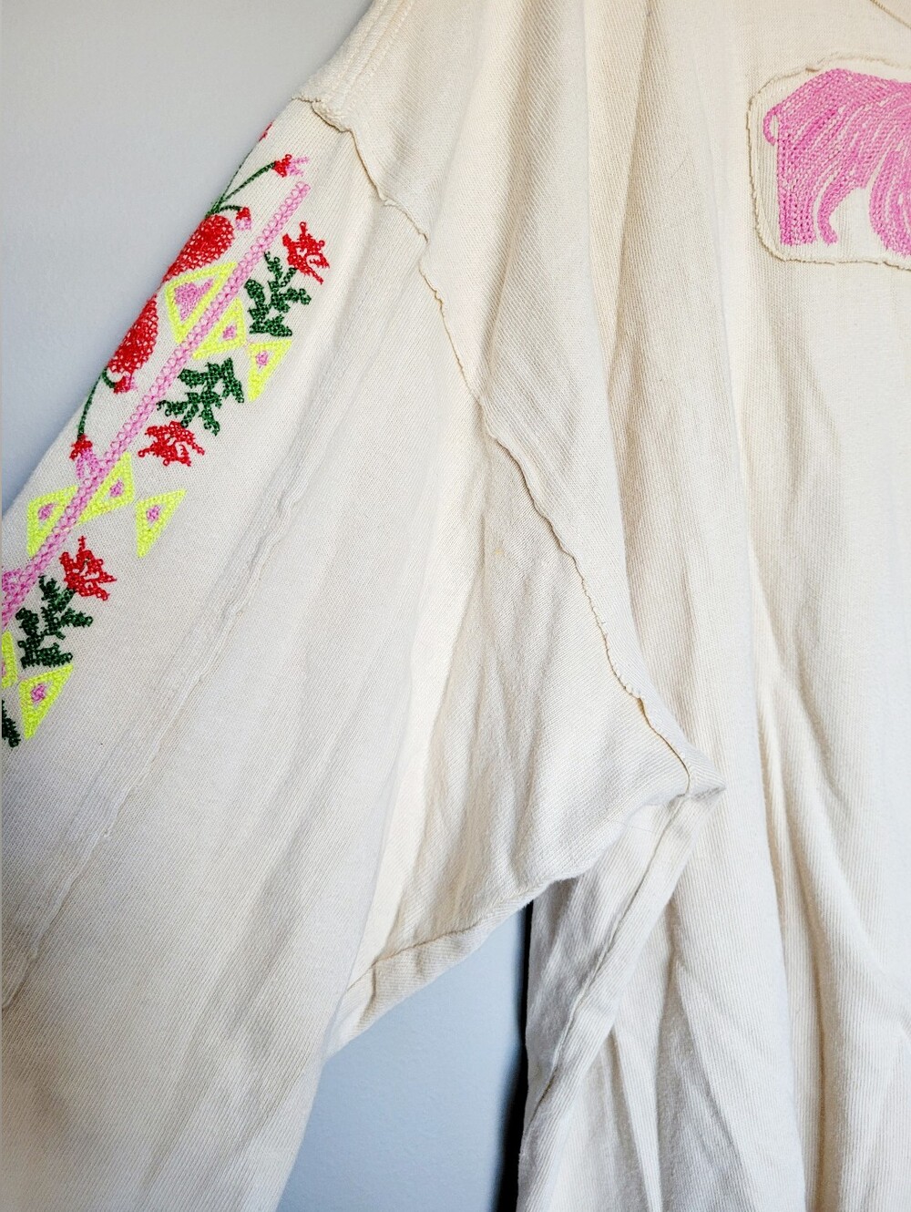 We The Free All My Heart Cream Sweatshirt Pink Bear&Floral Sleeve Embroidery XL - Picture 6 of 16